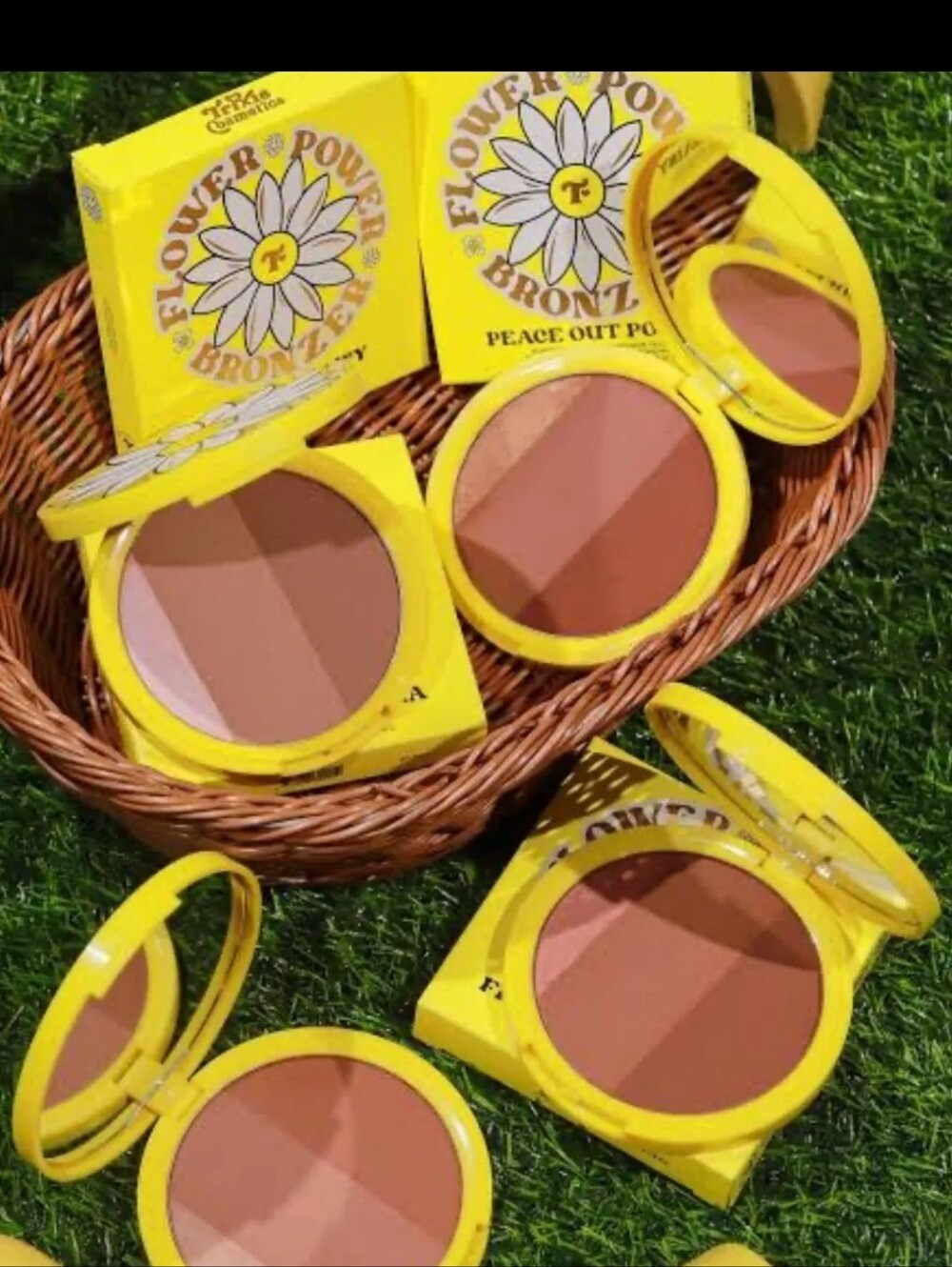 Trixie Cosmetics Flower Power Bronzer Trio - Groovy Gardenia